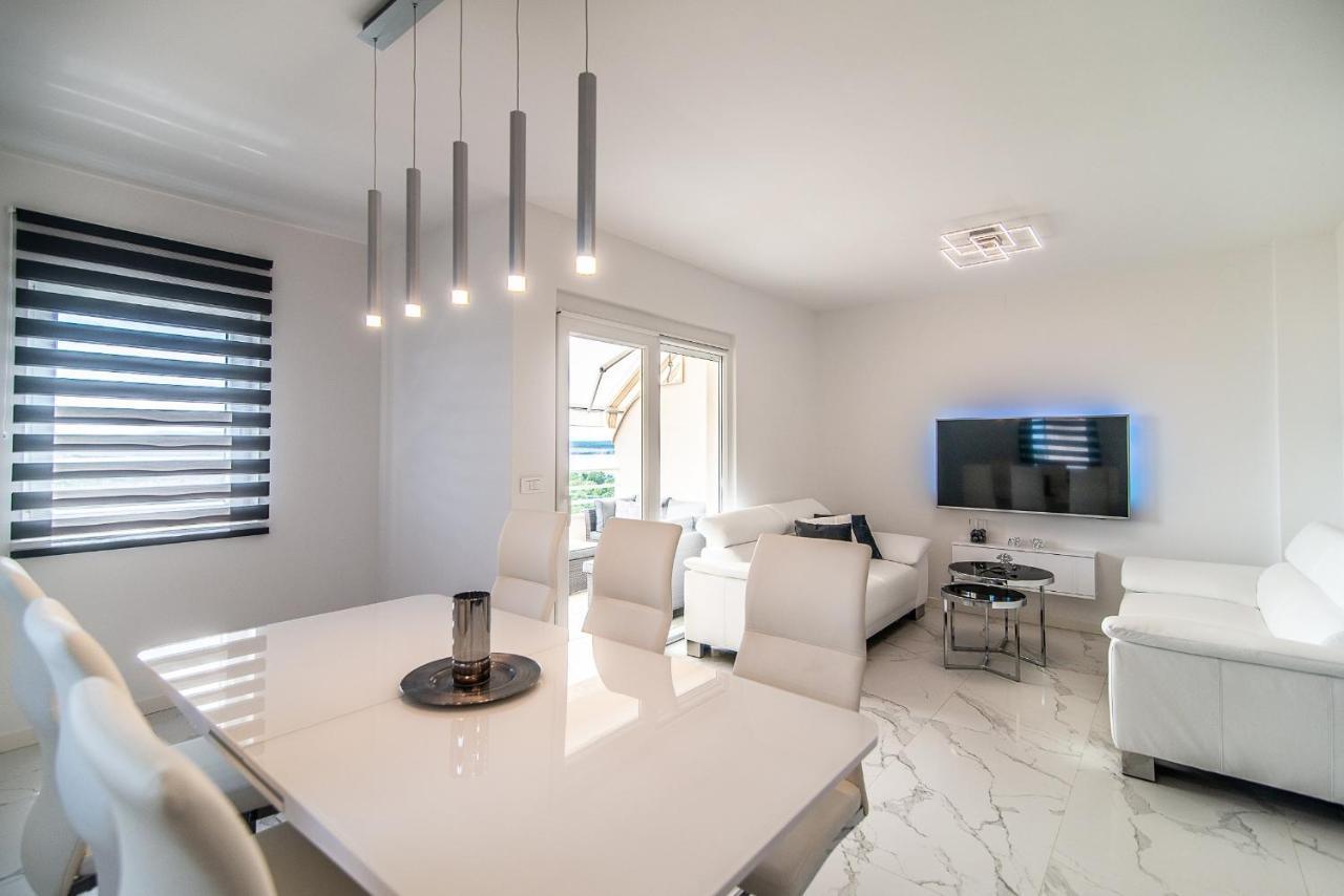 Luxury Apartment Queens دْغاماي المظهر الخارجي الصورة